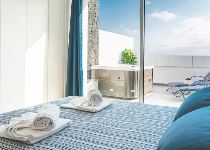 Monterey House Casa vacanze *