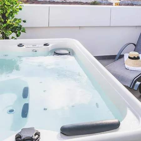 Дом отдыха Monterey House