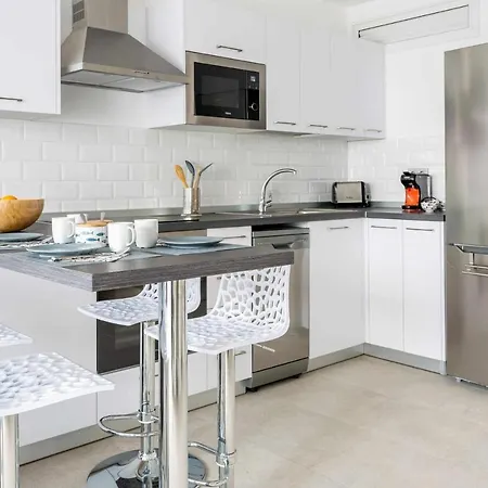Будинок відпочинку Monterey House