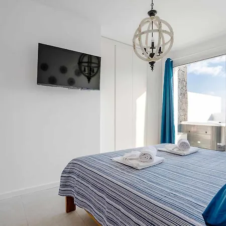 Monterey House Casa vacanze