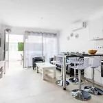 Monterey House Semesterbostad