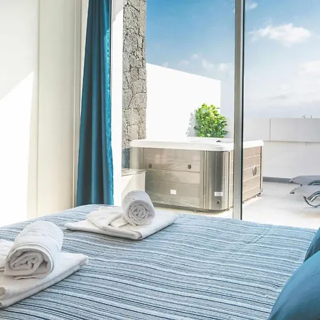 Monterey House Ferienhaus *