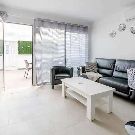 Monterey House Hébergement de vacances *