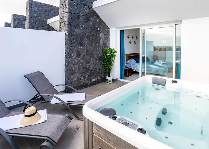 Monterey House * Playa Blanca (Lanzarote)