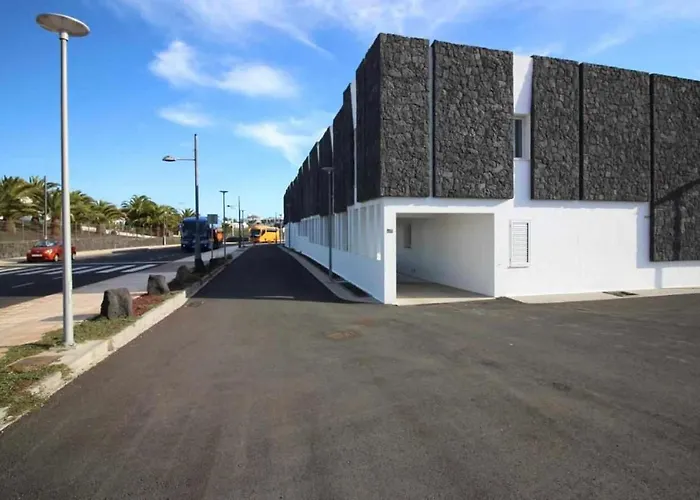 Monterey House Hébergement de vacances *